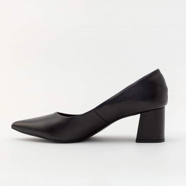 Scarpin Clássico em Couro Preto Scarpin Clássico em Couro Preto