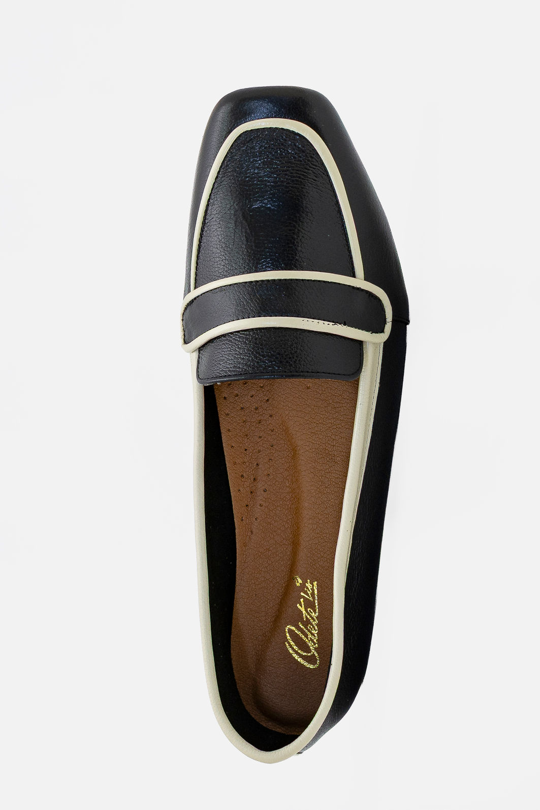 Mocassim em Couro Preto com Off White Mocassim em Couro Preto com Off White