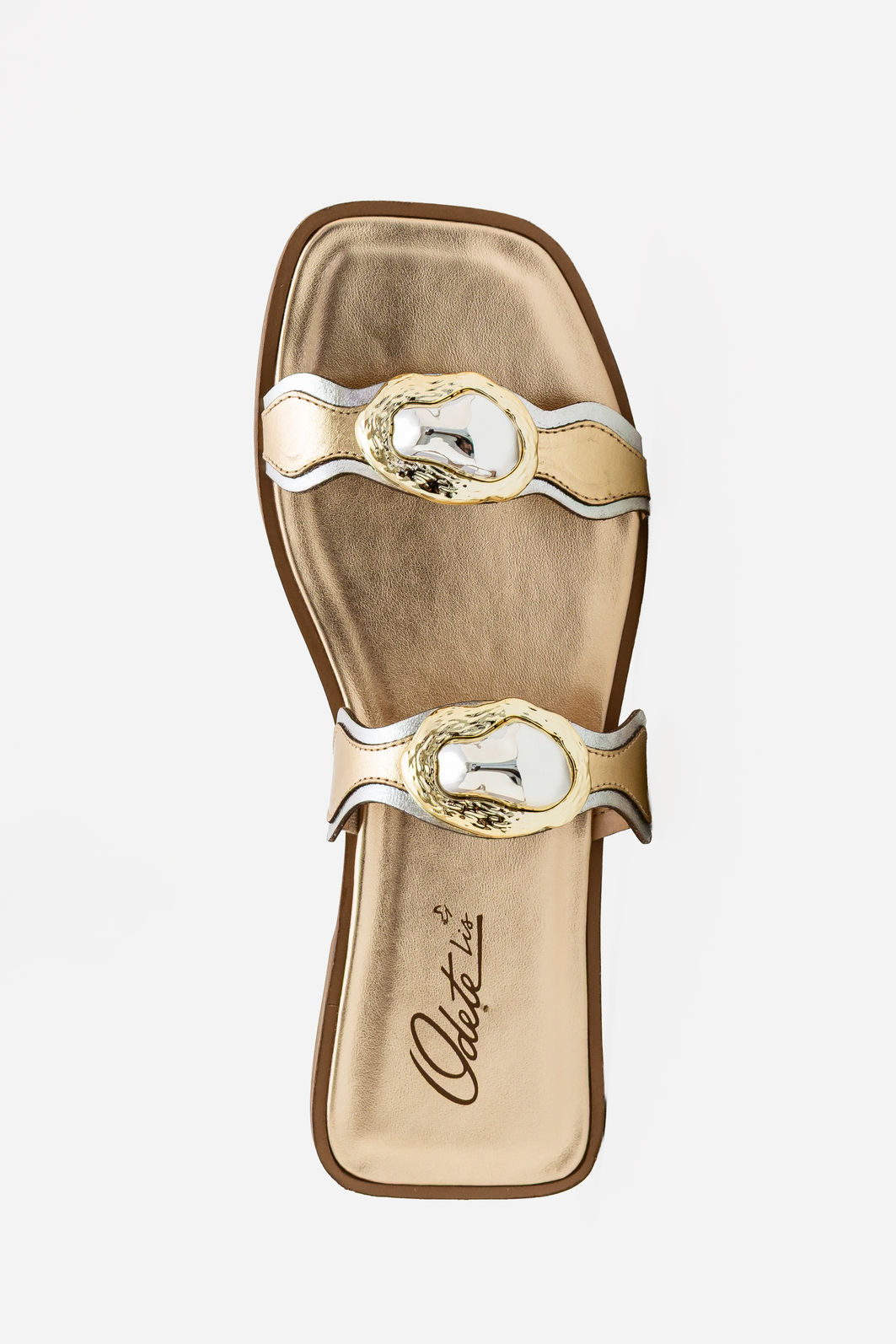 Rasteira em Couro com Tiras e Metal Orgânico Champagne