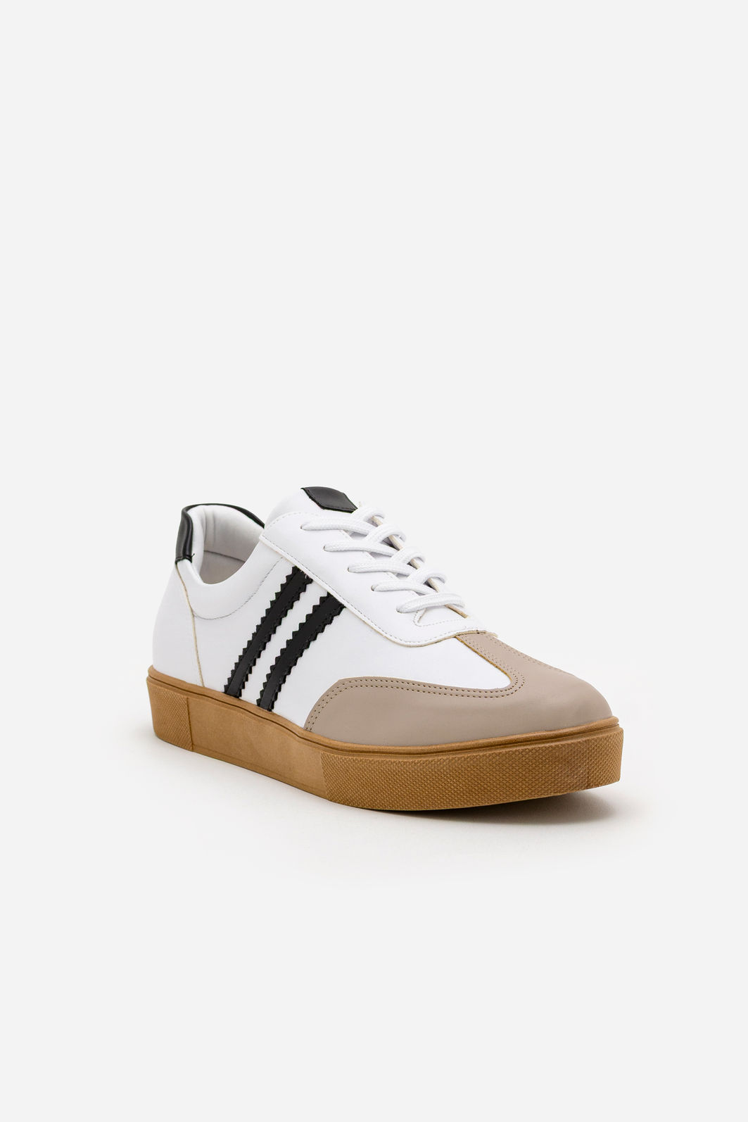 Tênis Estiloso com Recortes Branco