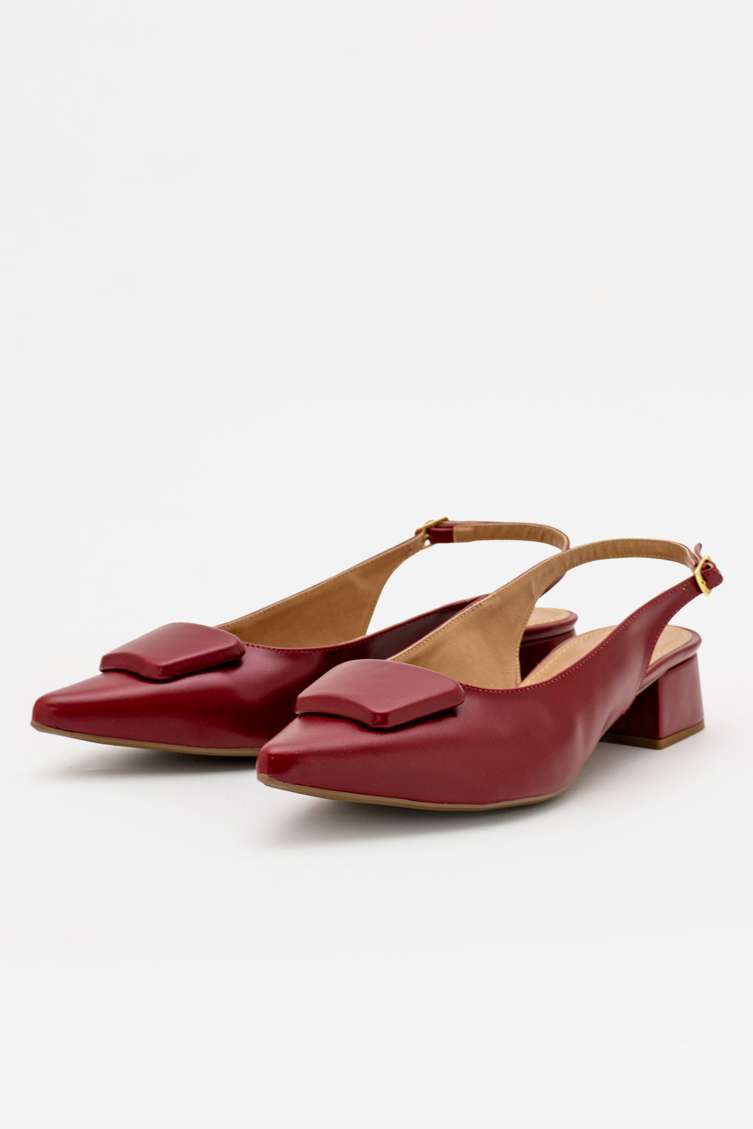 Chanel com Enfeite e Salto Baixo Bordo