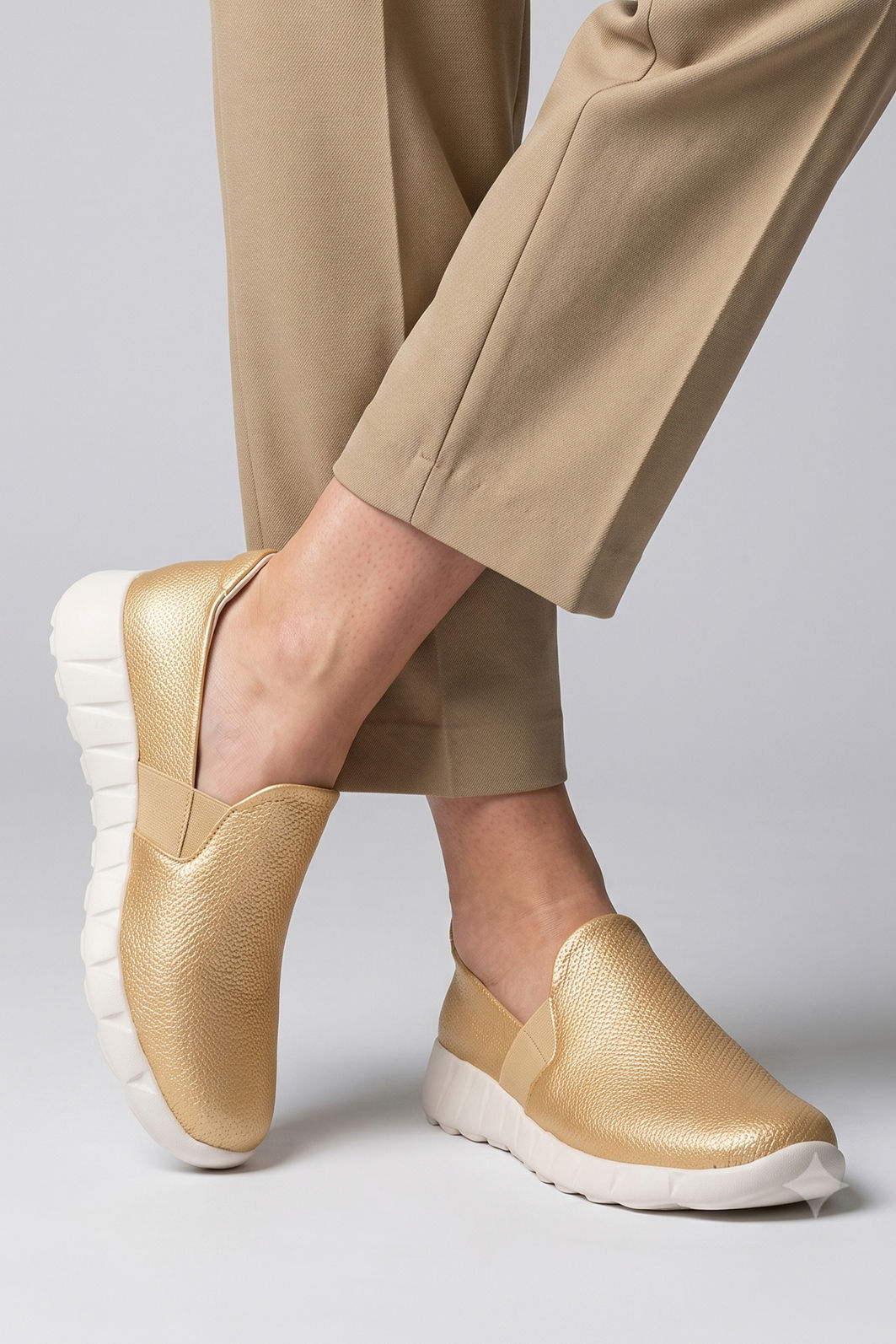 Tênis Slip On Prático Piccadilly Champagne Tênis Slip On Prático Piccadilly Champagne