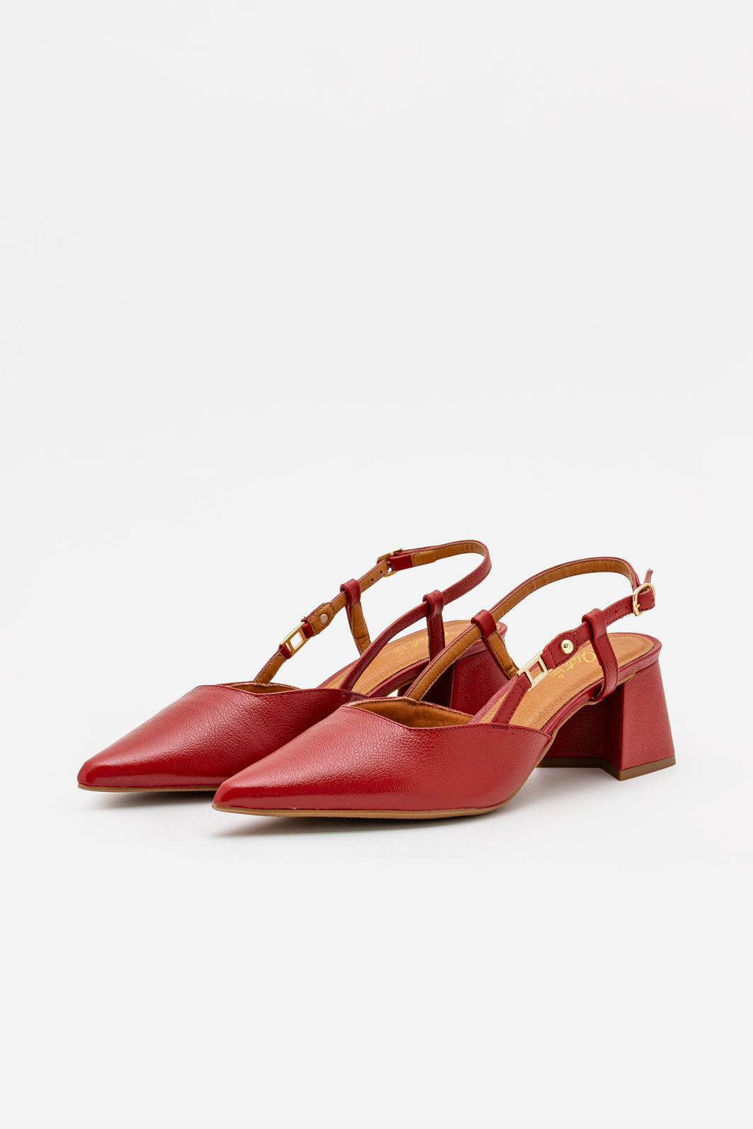 Chanel em Couro com Salto Bloco Vermelho Chanel em Couro com Salto Bloco Vermelho