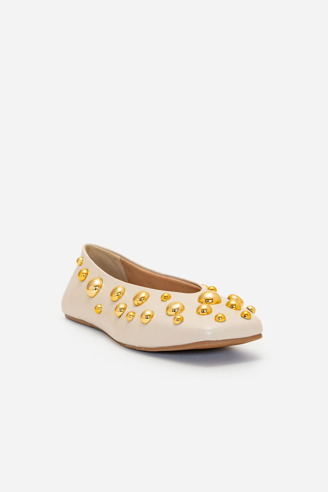 PRÉ-VENDA Sapatilha em Couro com Esferas Cromadas Moderna Off White PRÉ-VENDA Sapatilha em Couro com Esferas Cromadas Moderna Off White