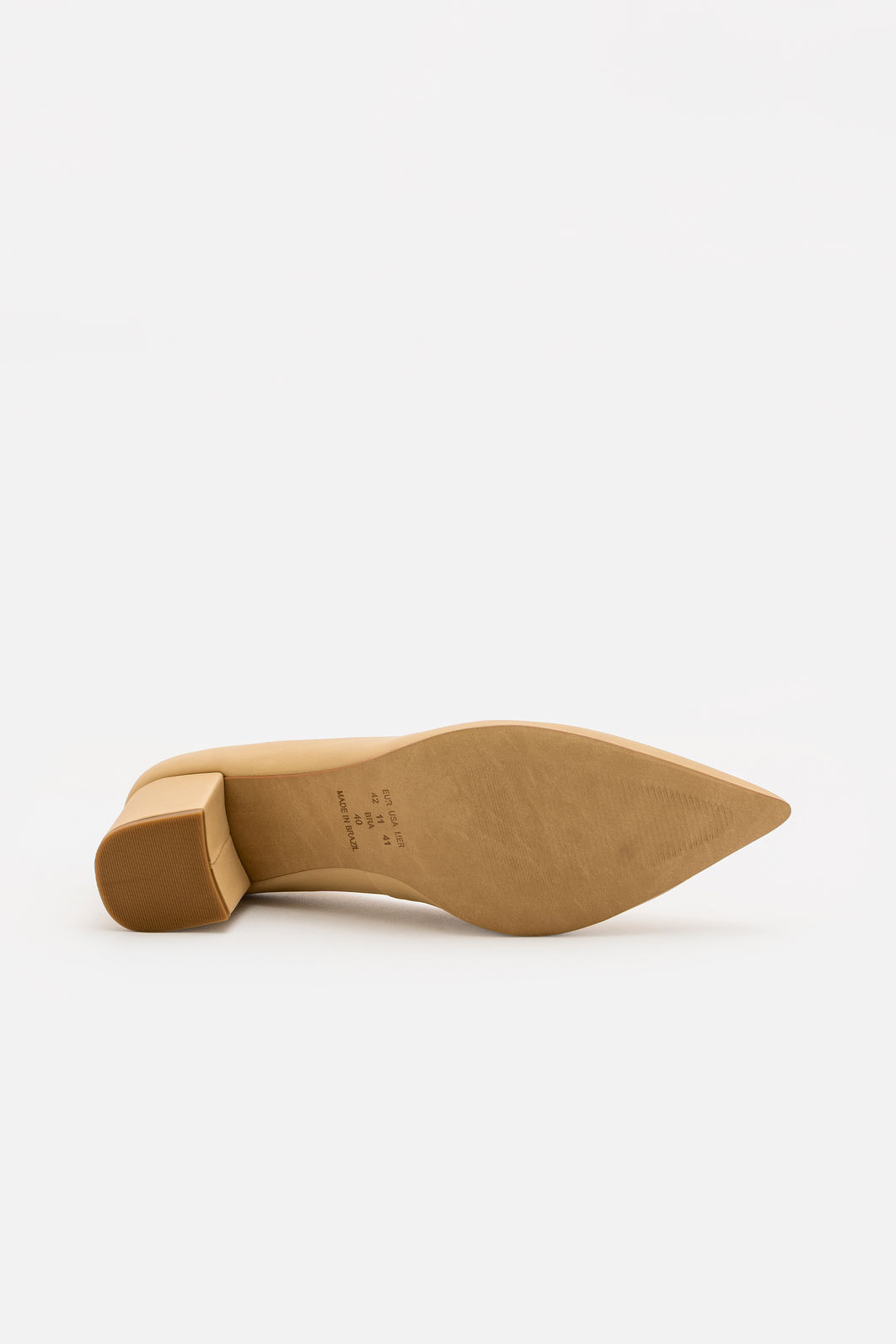 Scarpin Clássico com Salto Bloco Bege Scarpin Clássico com Salto Bloco Bege