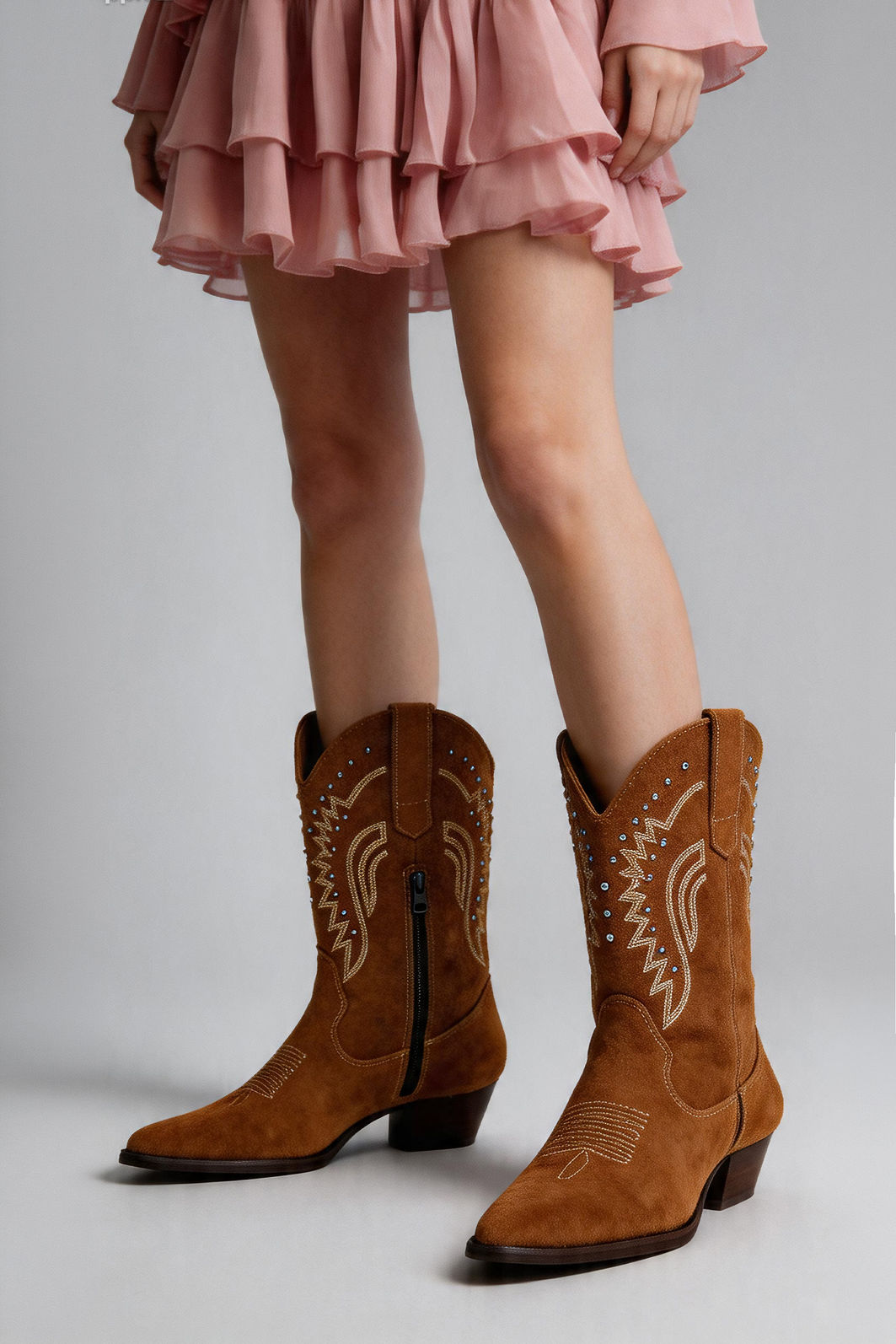 Bota Western em Couro com Cano Bordado Castor