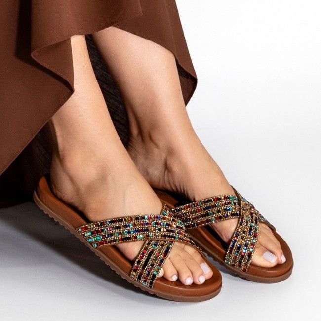 Papete Tiras Cruzadas com Pedraria Tostado Papete Tiras Cruzadas com Pedraria Tostado