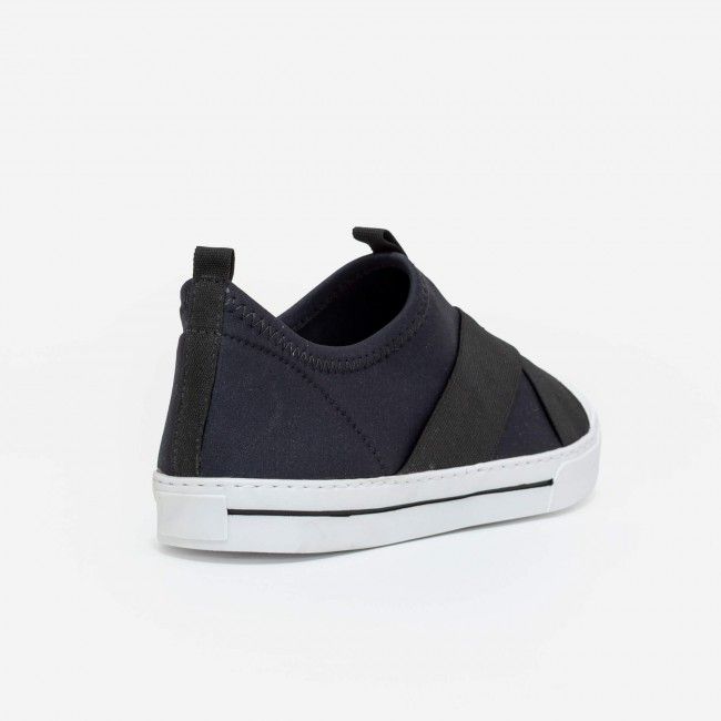 Tênis em Neoprene com Elástico Preto Tênis em Neoprene com Elástico Preto
