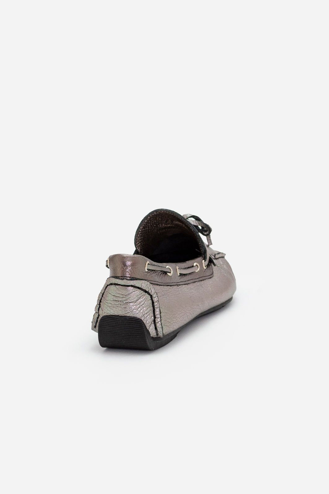 Mocassim em Couro com Lacinho Prata Velho Mocassim em Couro com Lacinho Prata Velho
