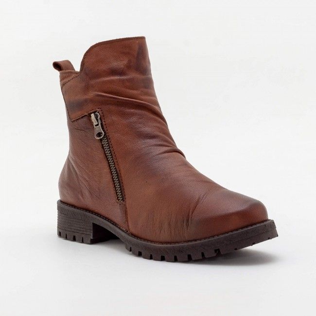 Bota Super Confortável com Cano Curto em Couro Caramelo Bota Super Confortável com Cano Curto em Couro Caramelo