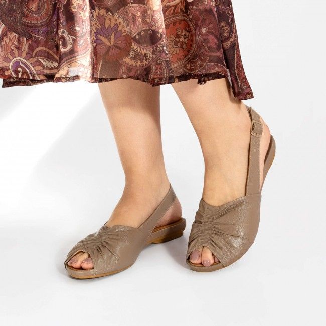 Rasteira Confortável em Couro Taupe