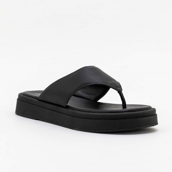 Mule Flatform de Dedo Preto