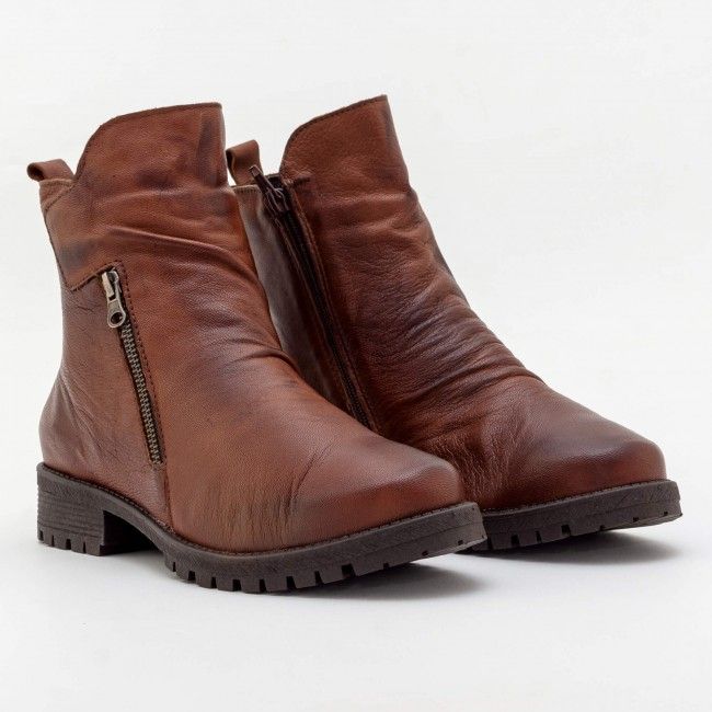 Bota Super Confortável com Cano Curto em Couro Caramelo Bota Super Confortável com Cano Curto em Couro Caramelo