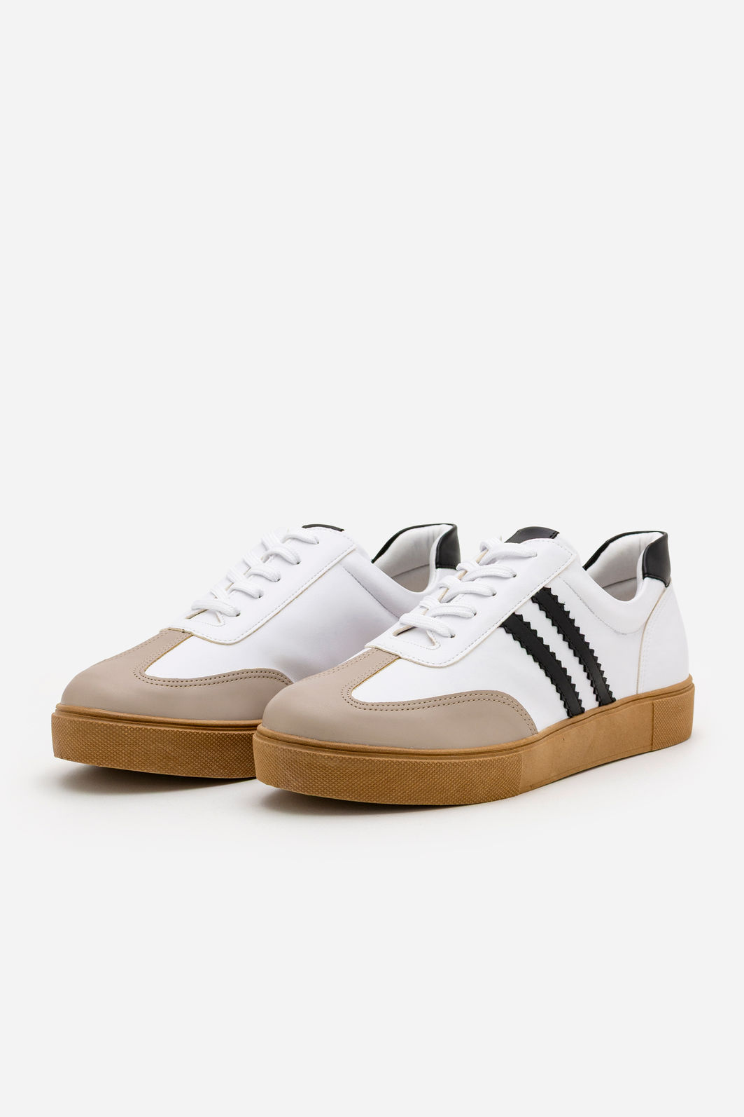 Tênis Estiloso com Recortes Branco