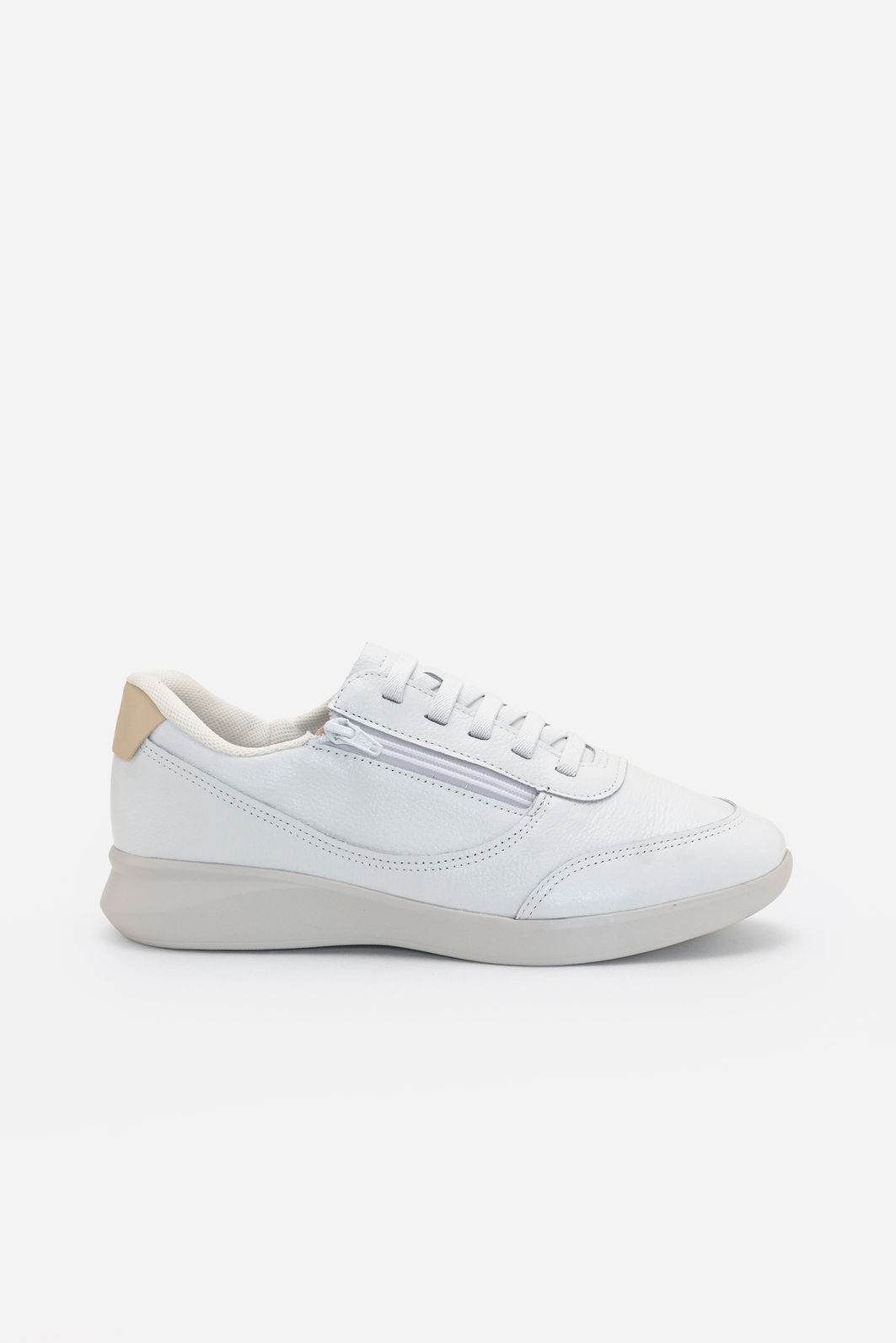 Tênis em Couro Usaflex Branco Tênis em Couro Usaflex Branco