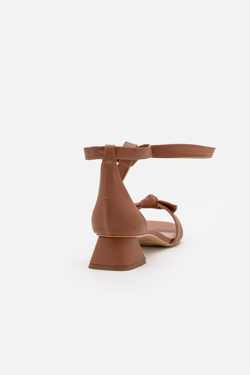 Sandália com Laço e Salto Baixo Caramelo Sandália com Laço e Salto Baixo Caramelo