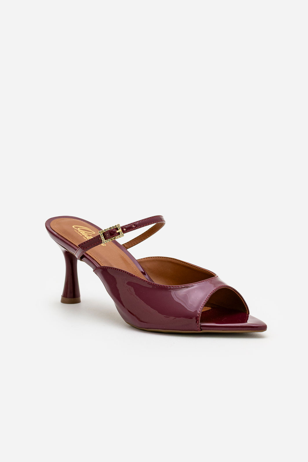 Mule em Verniz com Fivela Strass e Salto Taça Bordo Mule em Verniz com Fivela Strass e Salto Taça Bordo