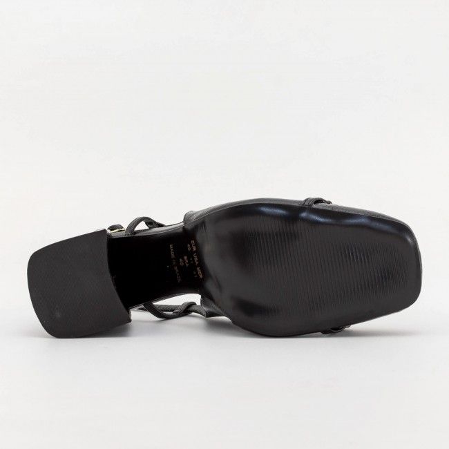 Slingback Estilosíssimo com Salto Bloco Preto Slingback Estilosíssimo com Salto Bloco Preto