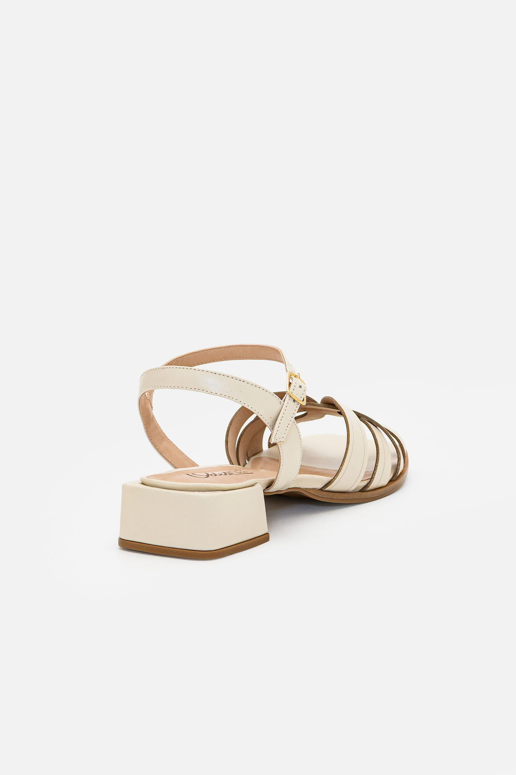 Sandália em Couro com Tiras Delicadas Off White Sandália em Couro com Tiras Delicadas Off White