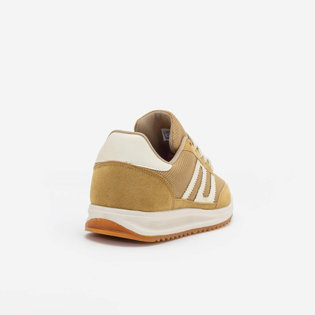 Tênis em Camurça com Sola Esportiva Bege Tênis em Camurça com Sola Esportiva Bege