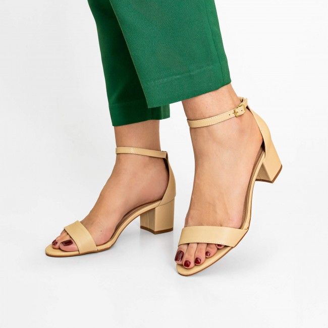 Sandália Tem Que Ter Delicada Amêndoa Sandália Tem Que Ter Delicada Amêndoa