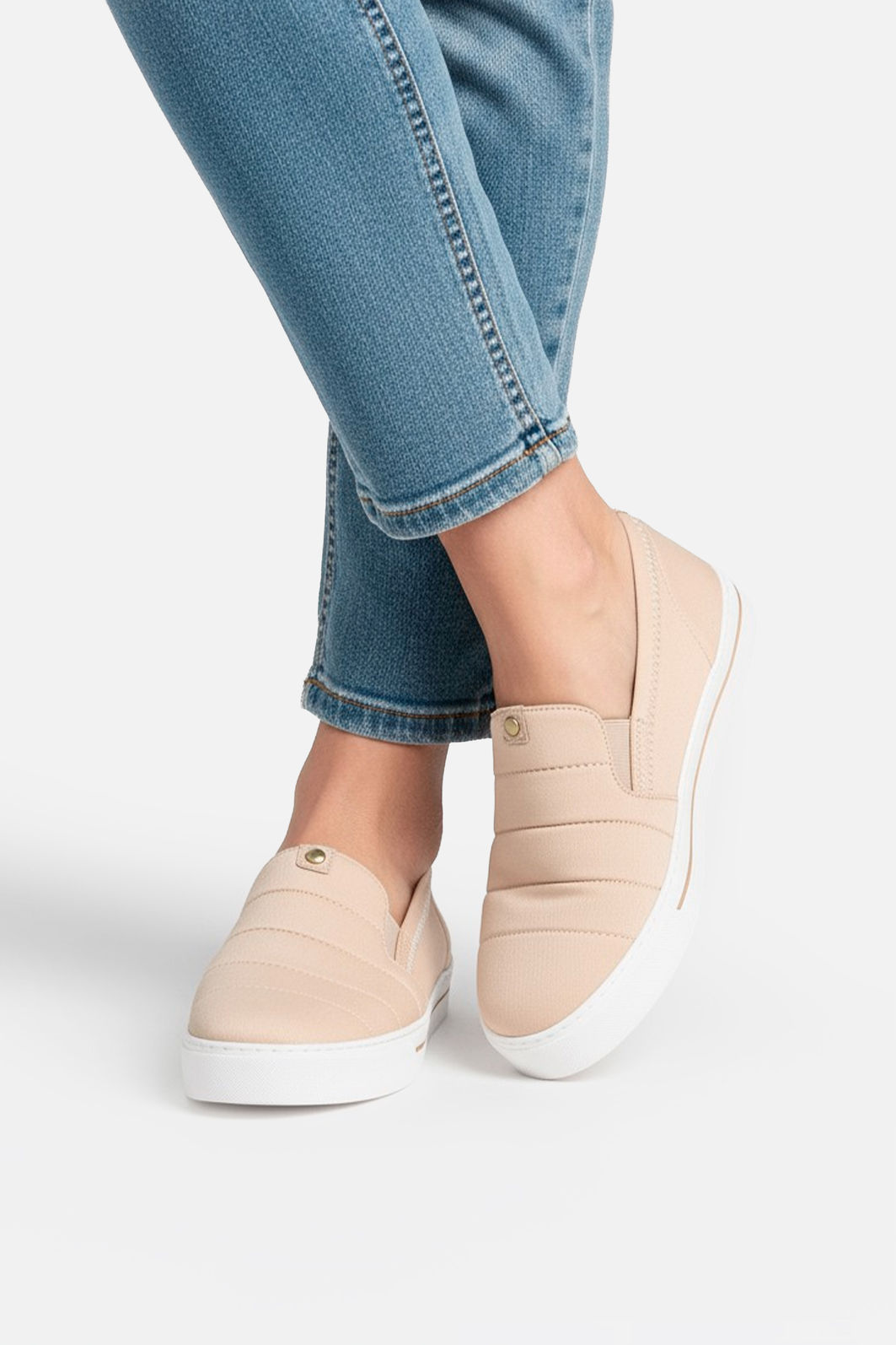 Tênis Slip On com Solado Alto Amêndoa Tênis Slip On com Solado Alto Amêndoa