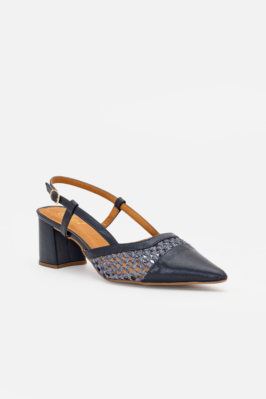 Chanel em Couro com Trissê e Salto Bloco Marinho Chanel em Couro com Trissê e Salto Bloco Marinho