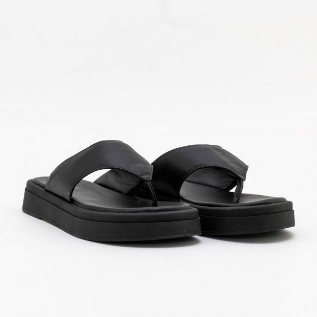 Mule Flatform de Dedo Preto