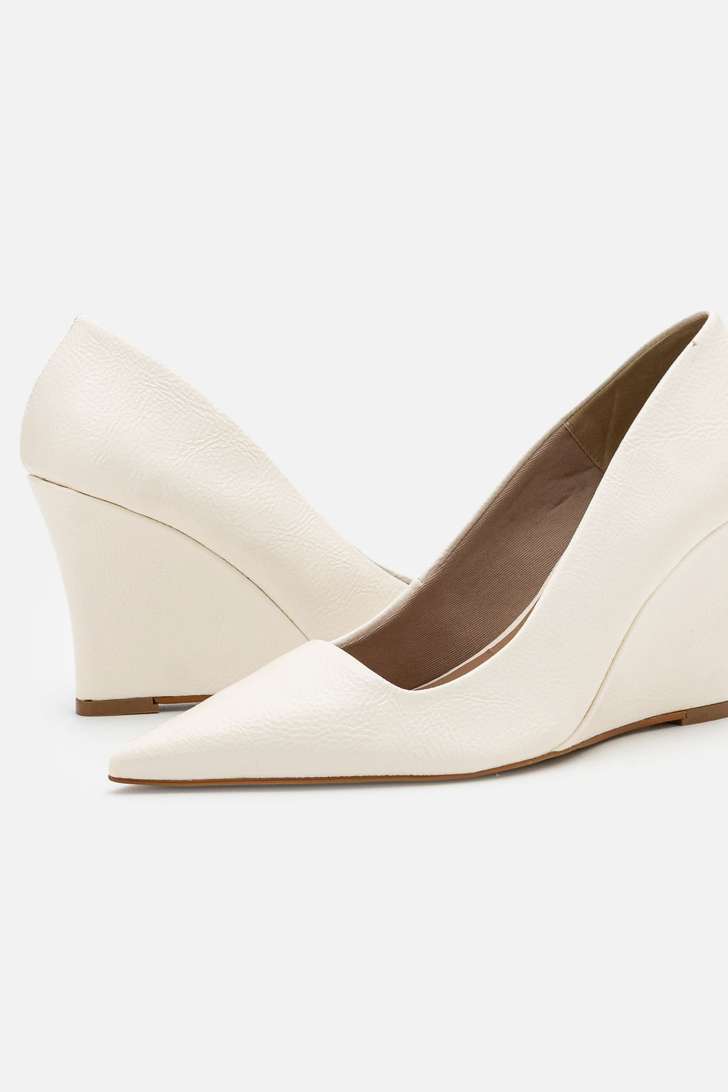 Scarpin com Salto Anabela Bico Fino Moderníssimo Off White Scarpin com Salto Anabela Bico Fino Moderníssimo Off White