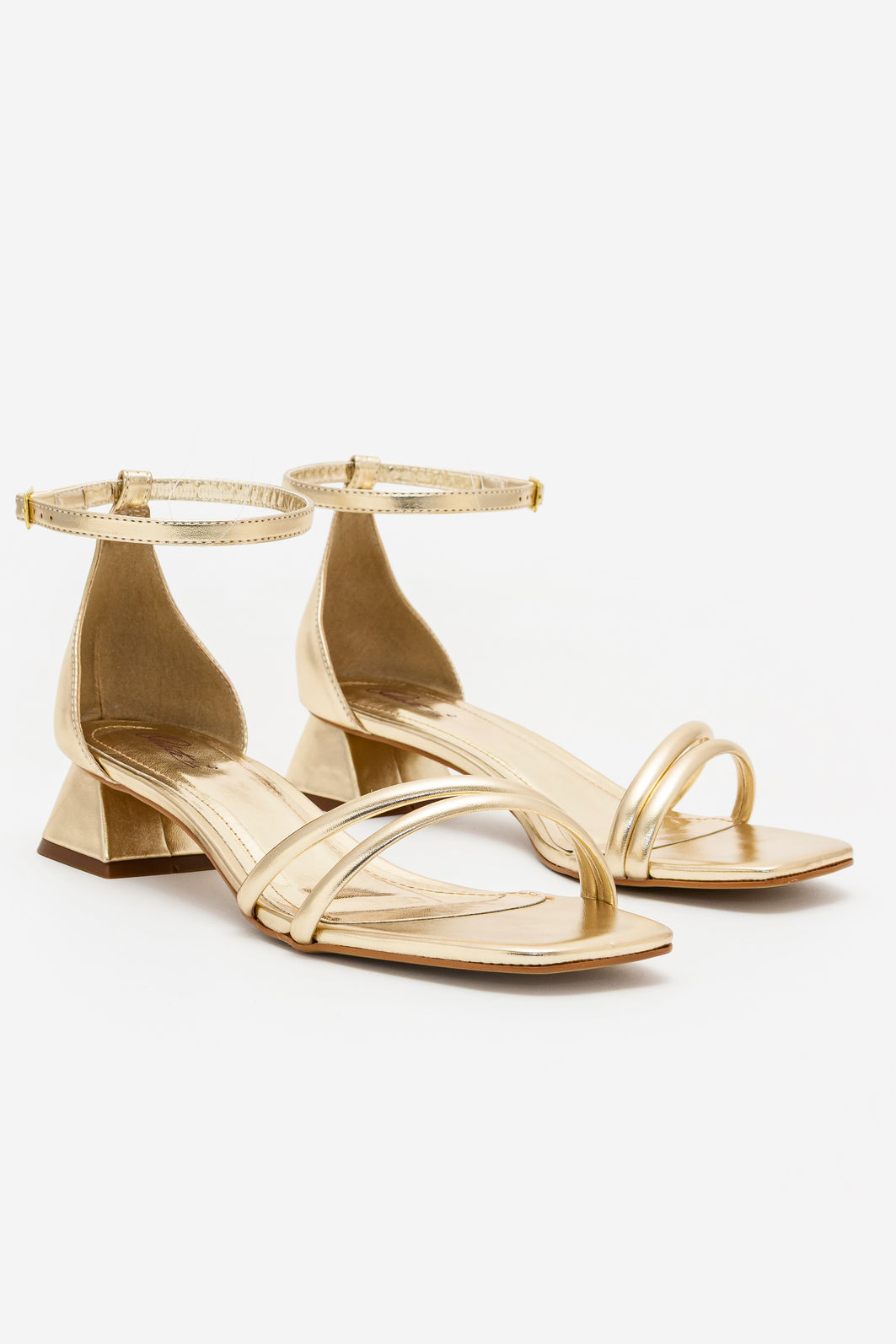 Sandália com Tiras Finas Champagne Sandália com Tiras Finas Champagne