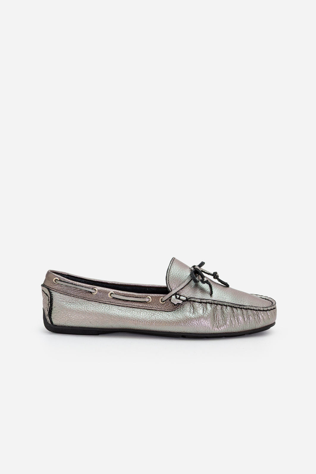 Mocassim em Couro com Lacinho Prata Velho Mocassim em Couro com Lacinho Prata Velho