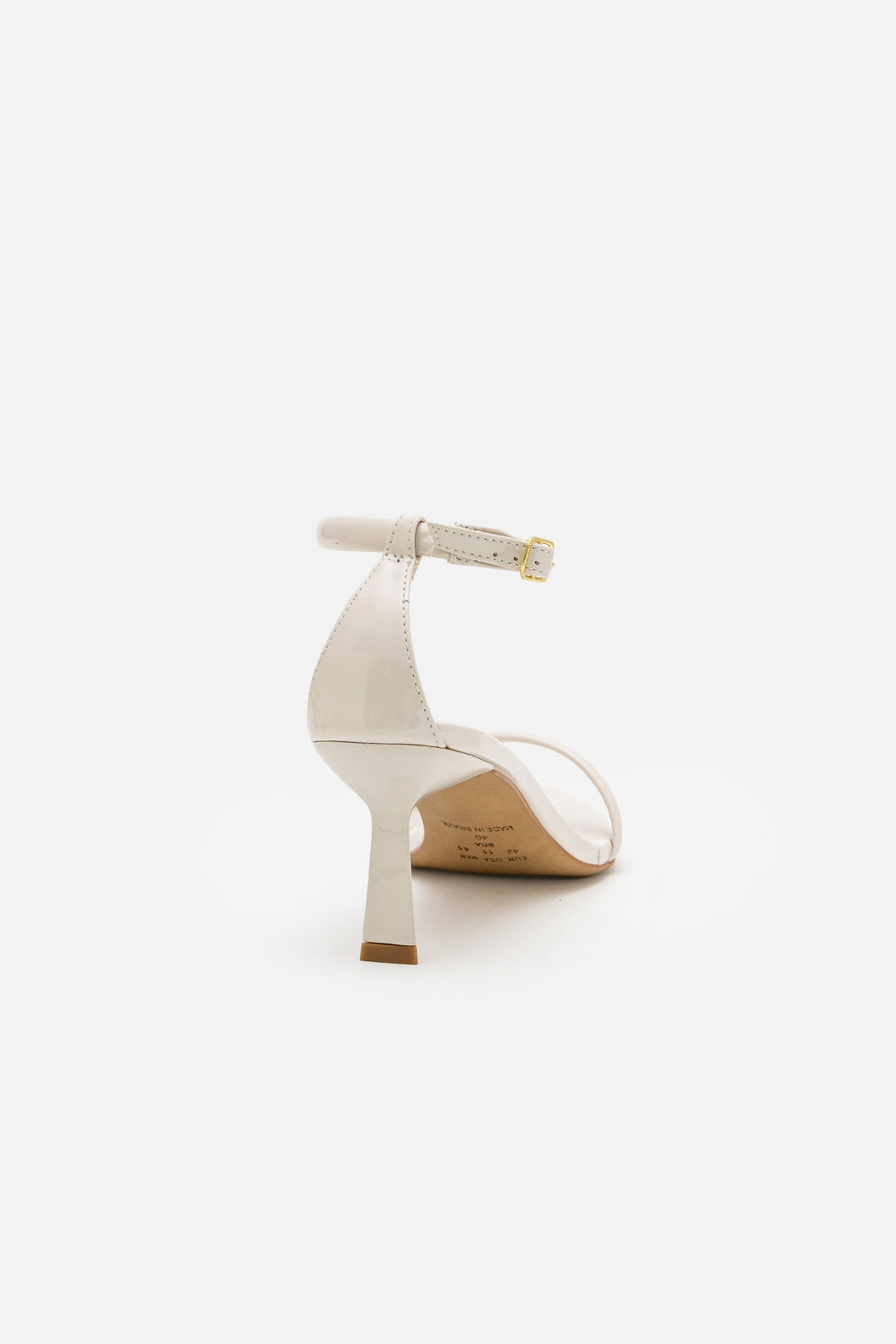 Sandália Delicada com Tira Fina com Salto Geométrico Off White Sandália Delicada com Tira Fina com Salto Geométrico Off White