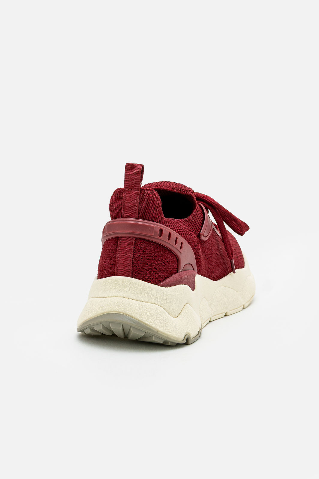 Tênis em Knit com Solado Esportivo Bordô