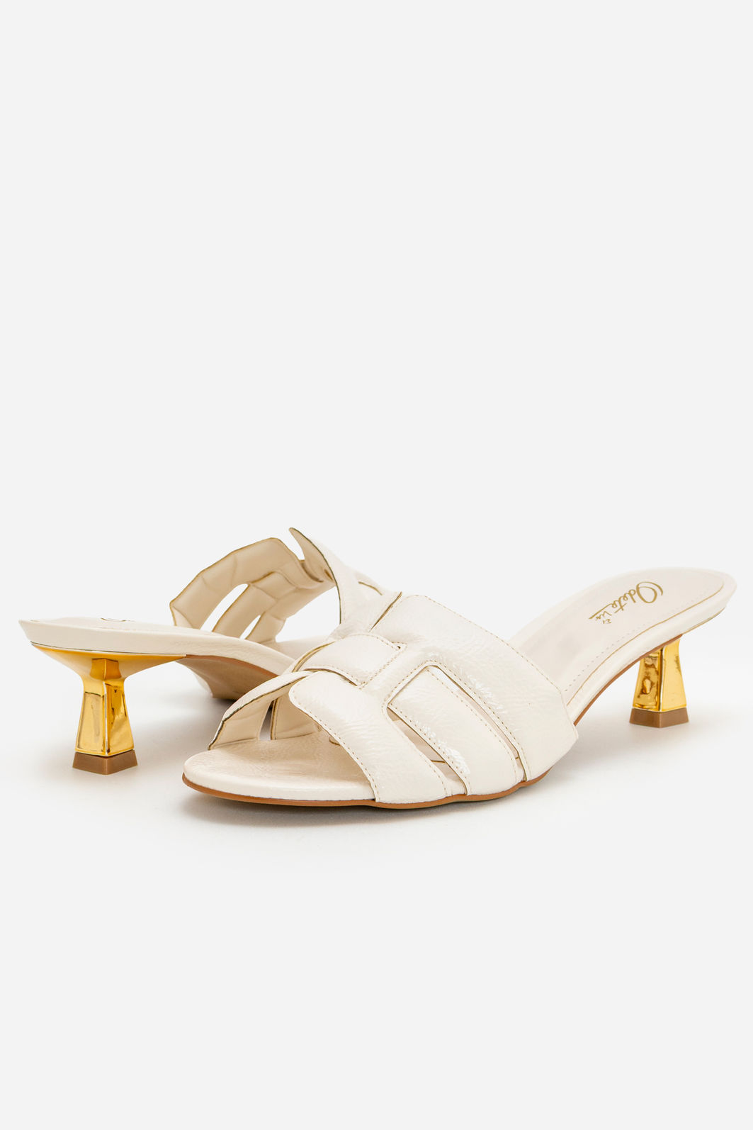 Mule Tiras Fofas e Salto Cromado Off White Mule Tiras Fofas e Salto Cromado Off White