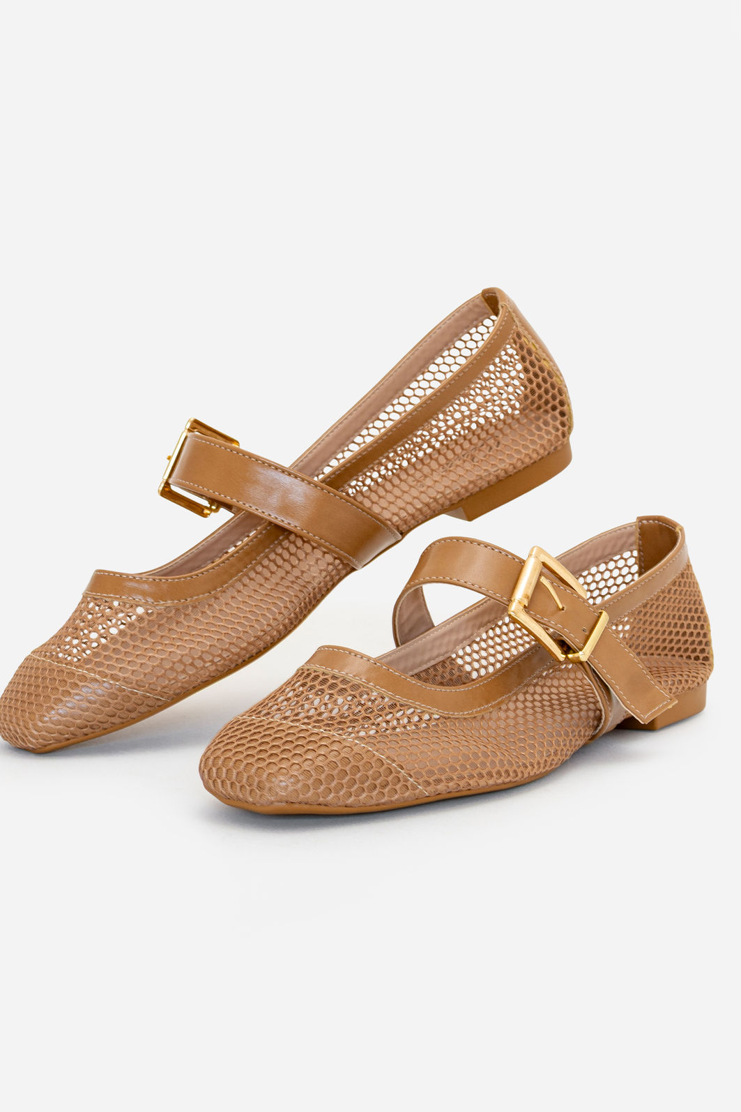 Sapatilha em Tela com Fivela Caramelo Sapatilha em Tela com Fivela Caramelo