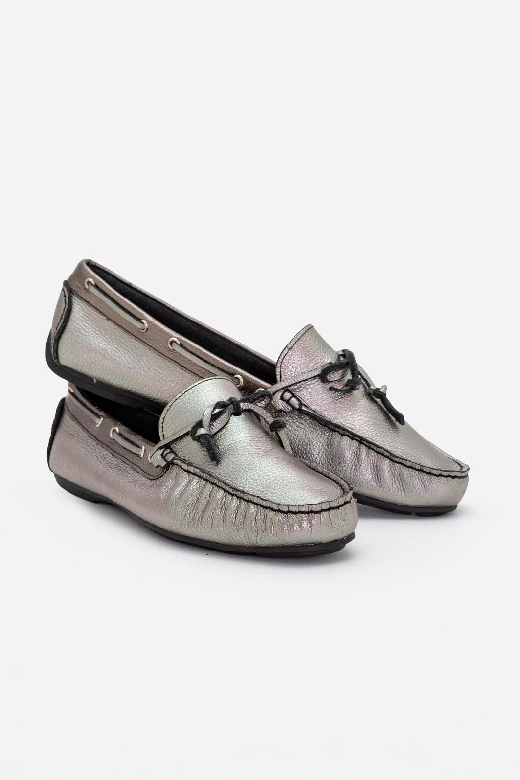 Mocassim em Couro com Lacinho Prata Velho Mocassim em Couro com Lacinho Prata Velho