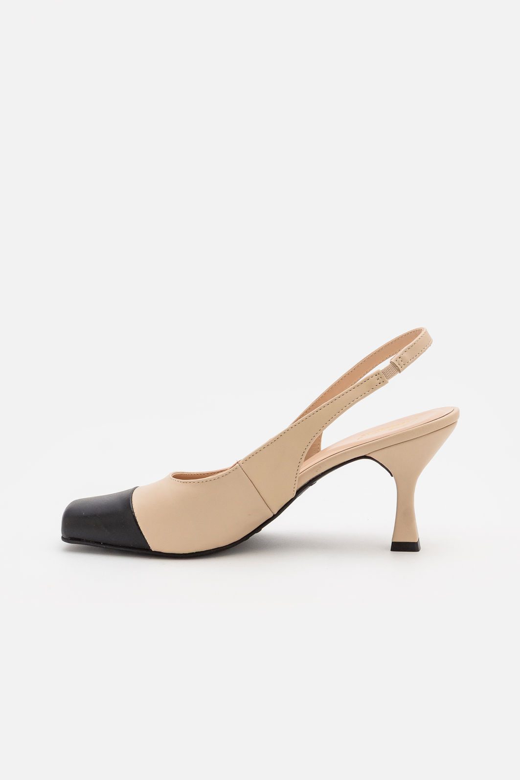 Chanel Bicolor com Bico Quadrado e Salto Taça Amêndoa