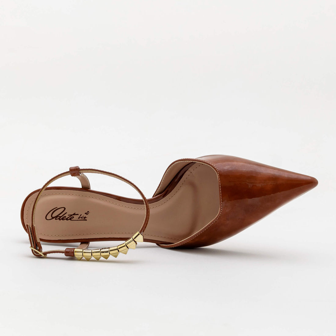 Chanel com Spikes Removíveis e Salto Geométrico Caramelo Chanel com Spikes Removíveis e Salto Geométrico Caramelo