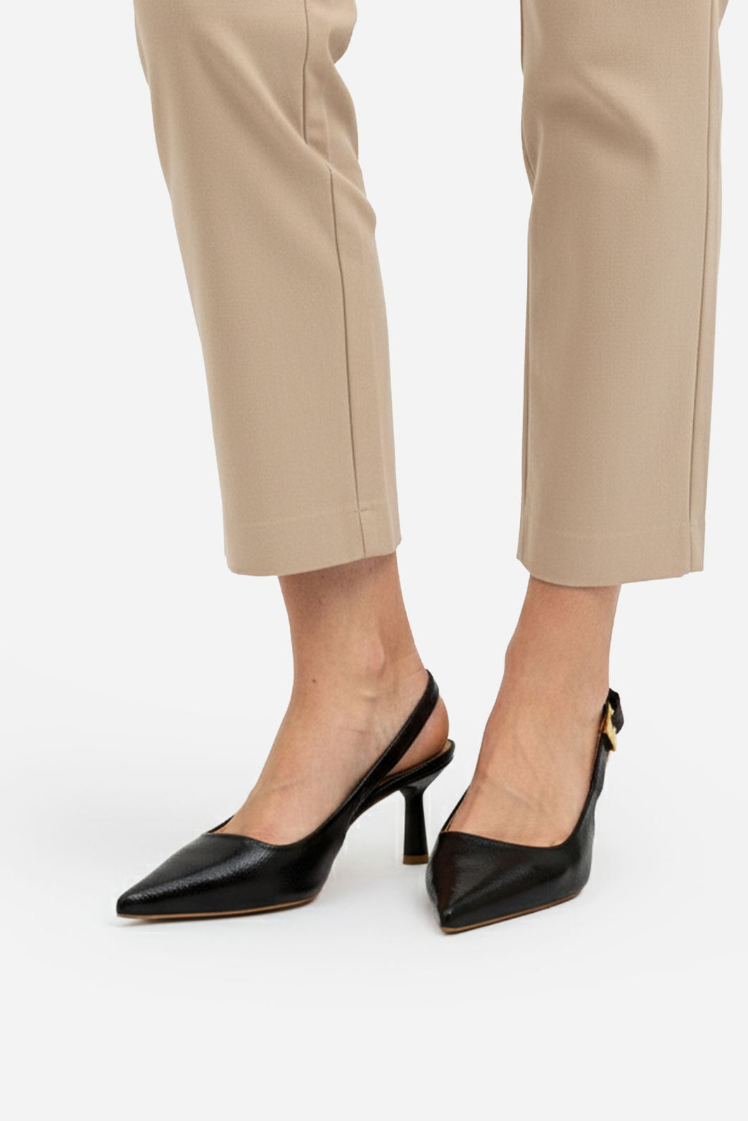 Slingback em Verniz com Fivela e Salto Geométrico Preto Slingback em Verniz com Fivela e Salto Geométrico Preto