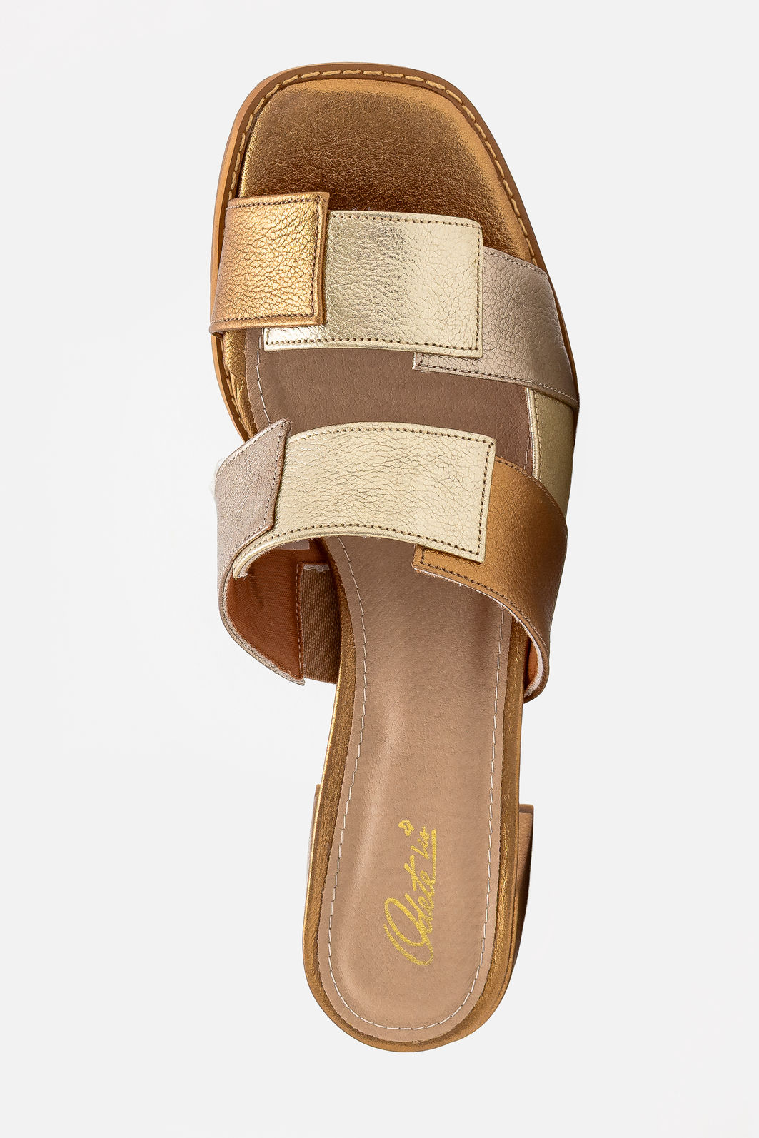 Mule em Couro com Recortes e Salto Bloco Bronze