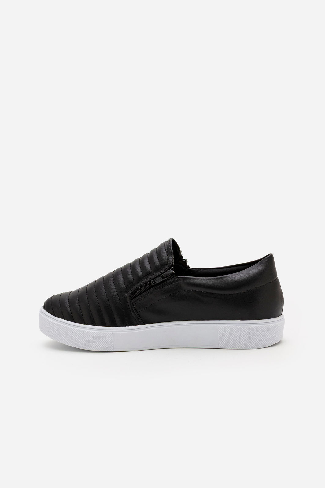 Tênis Slip On com Recortes Preto Tênis Slip On com Recortes Preto