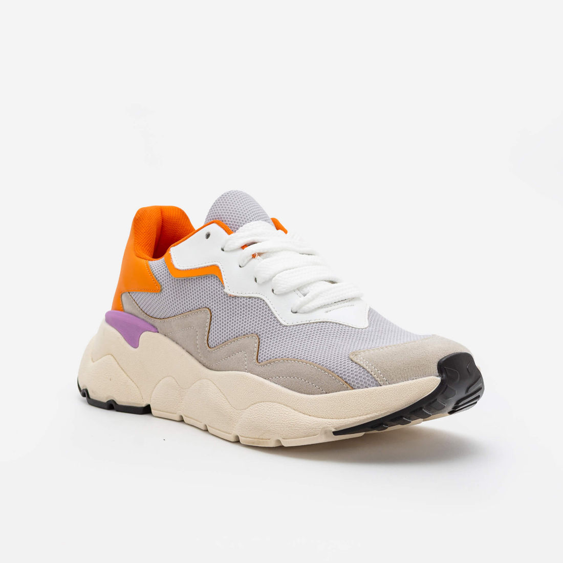 Tênis Esportivo com Solado Robusto Cinza