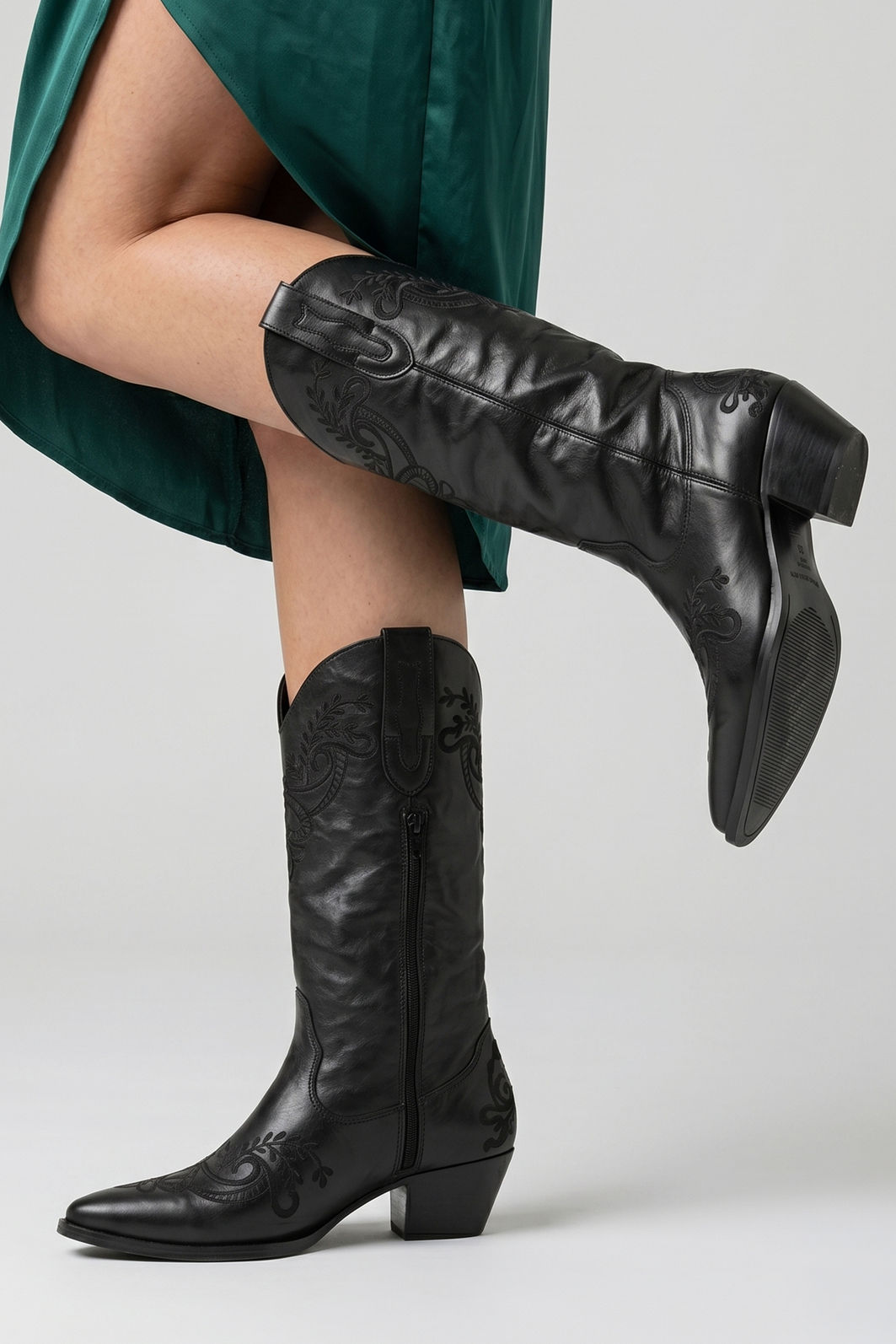 Bota Western em Couro com Bordados Preto Bota Western em Couro com Bordados Preto