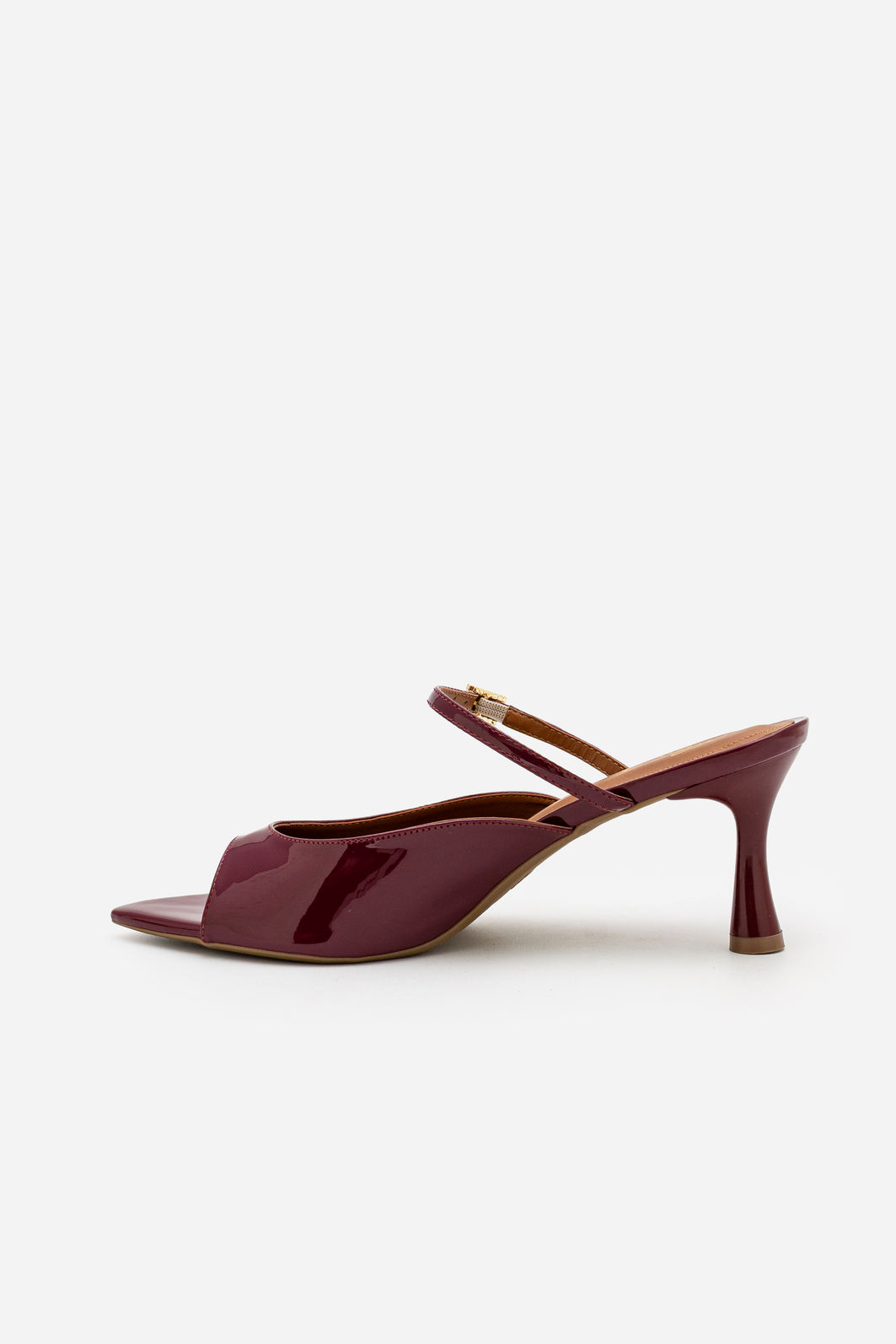 Mule em Verniz com Fivela Strass e Salto Taça Bordo Mule em Verniz com Fivela Strass e Salto Taça Bordo