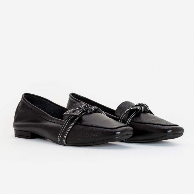 Mocassim em Couro com Lacinho Delicado Preto Mocassim em Couro com Lacinho Delicado Preto