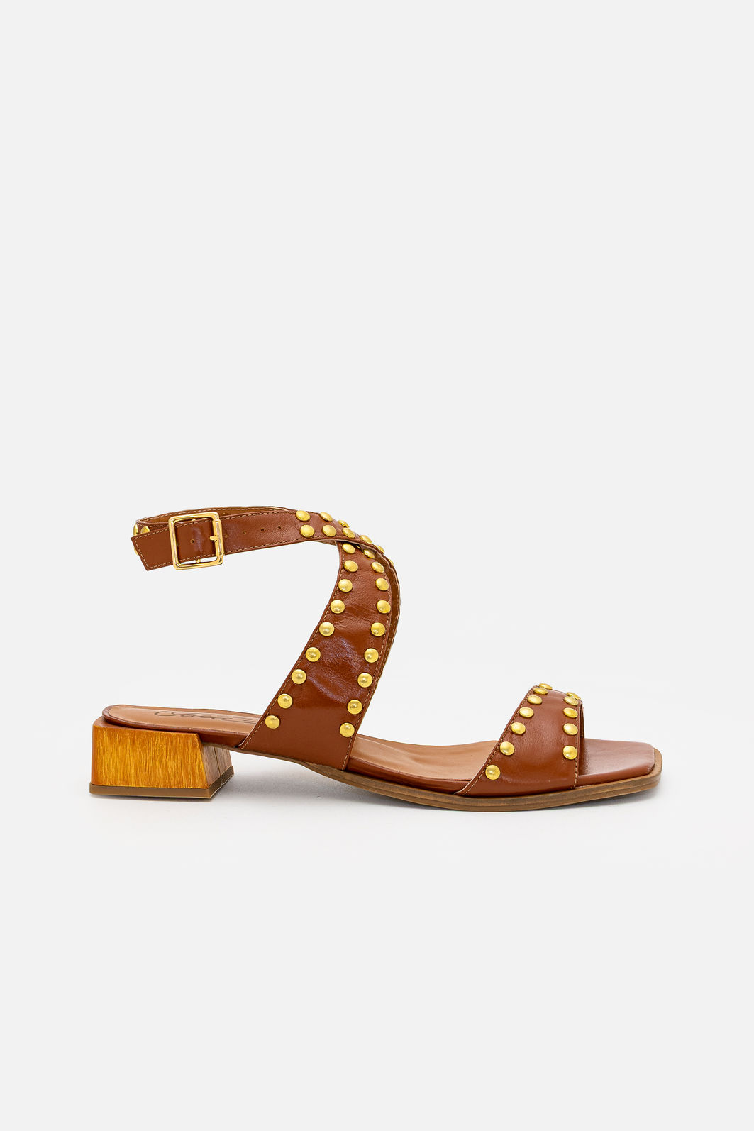 Sandália em Couro com Rebites Moderna Tostado Sandália em Couro com Rebites Moderna Tostado