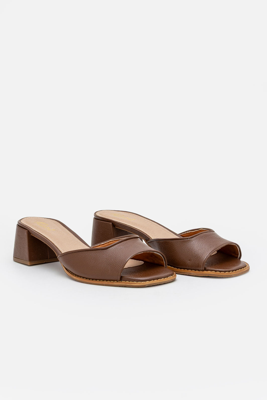 Mule em Couro com Tira Larga e Salto Bloco Café Mule em Couro com Tira Larga e Salto Bloco Café