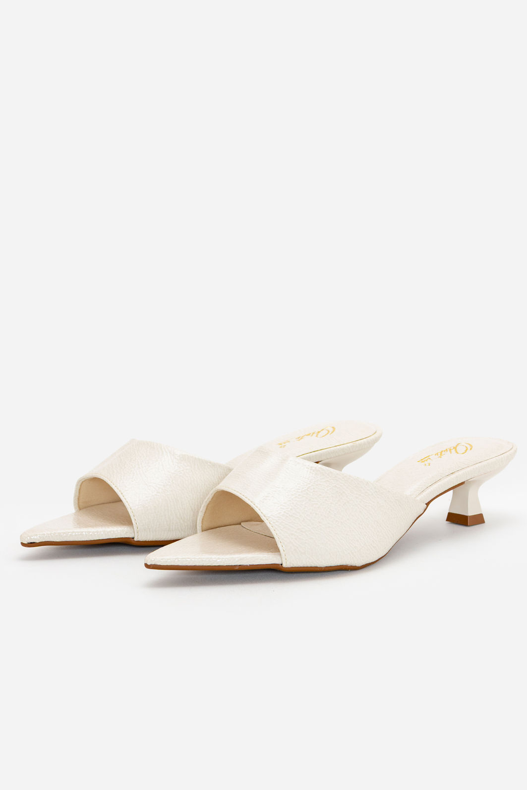 PRÉ-VENDA Mule com Tira Larga e Salto Baixo Off White PRÉ-VENDA Mule com Tira Larga e Salto Baixo Off White