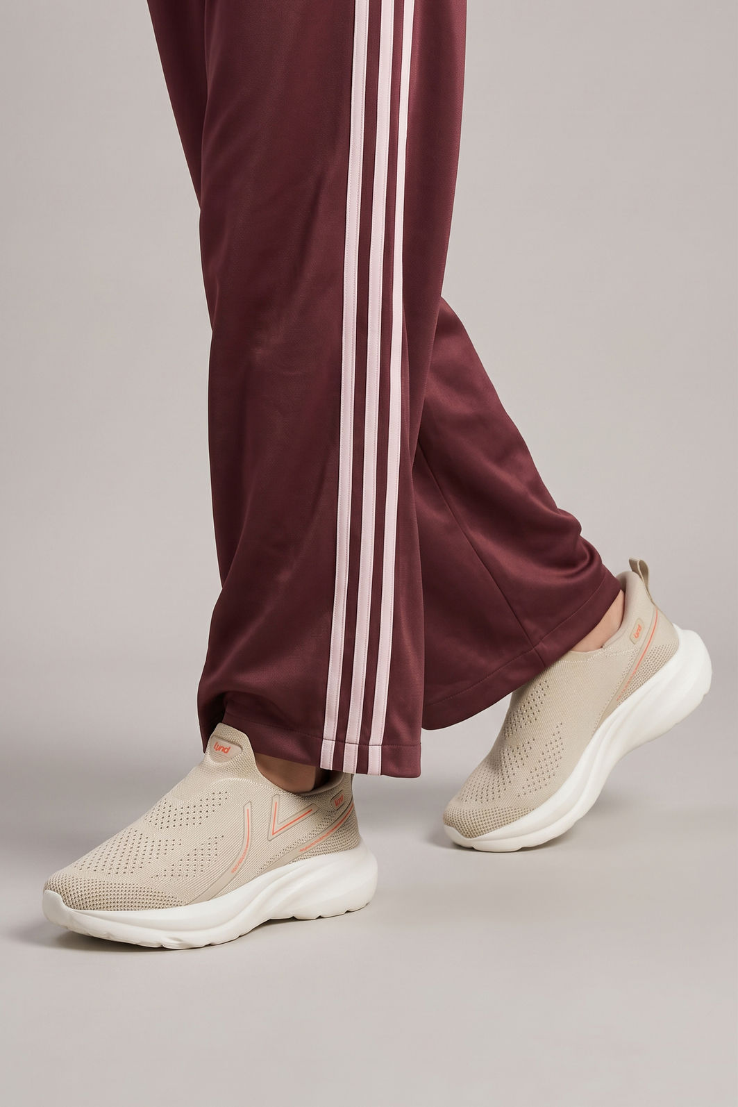 Tênis Esportivo Slip On Constant Lynd Amêndoa Tênis Esportivo Slip On Constant Lynd Amêndoa