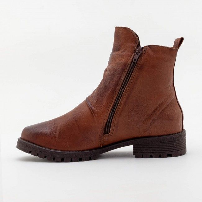 Bota Super Confortável com Cano Curto em Couro Caramelo Bota Super Confortável com Cano Curto em Couro Caramelo